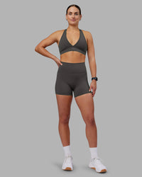Woman wearing Fusion Ultra High-Rise 4" Short Pockets - Dark Storm | Model:Keisha | Size:S | Thumbnail Index: 6