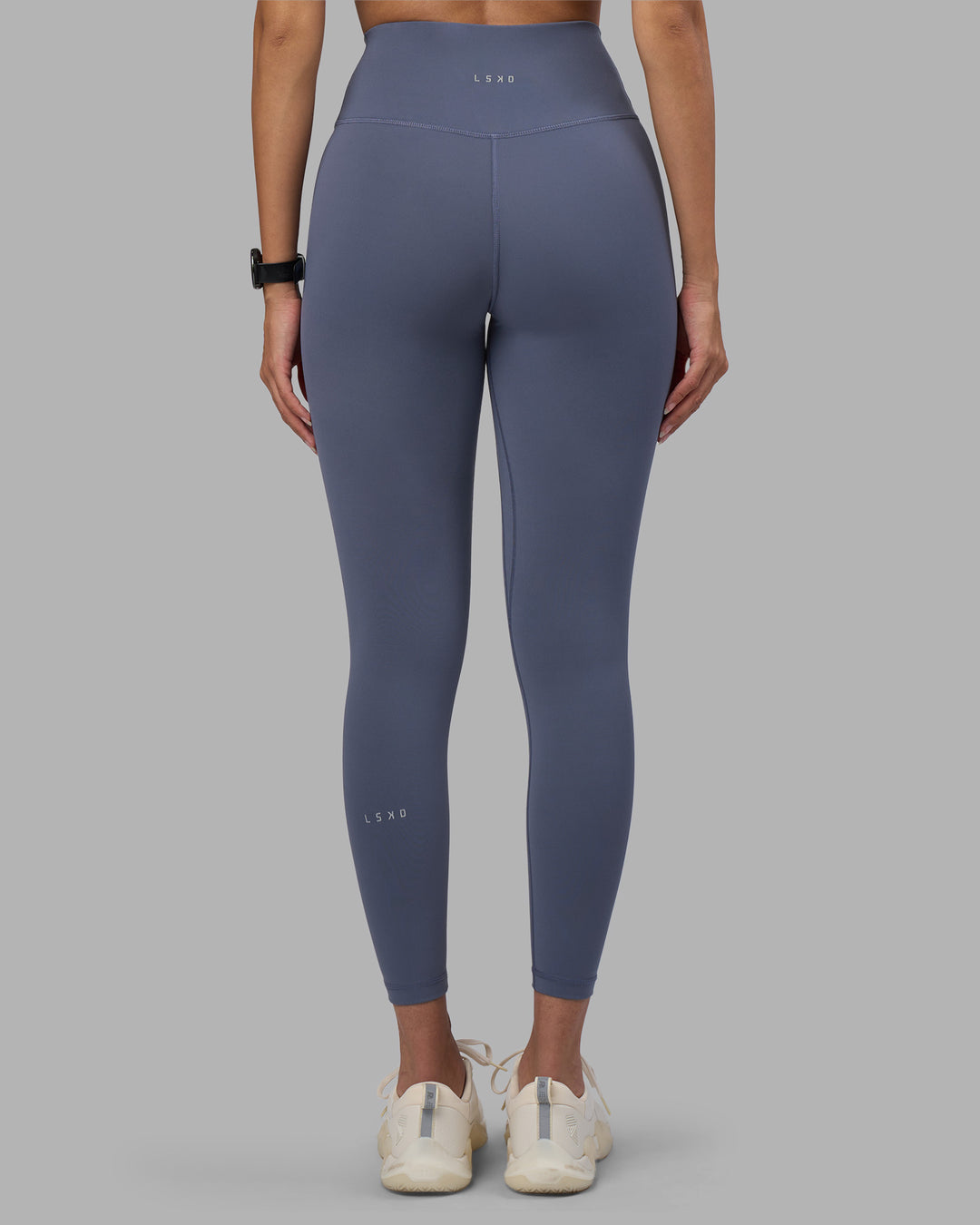 Woman wearing Fusion Ultra High-Rise 7/8 Legging - Night Shadow | Model:Rhiley | Size:S - view 4