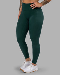 Woman wearing Fusion Ultra High-Rise Full Length Legging Pockets - Dark Moss | Model:Robyn | Size:S | Thumbnail Index: 8