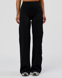 Woman wearing Fusion V-Contour High-Rise Pant - Black | Model:Bianca | Size:S | Thumbnail Index: 3