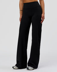 Woman wearing Fusion V-Contour High-Rise Pant - Black | Model:Bianca | Size:S | Thumbnail Index: 0