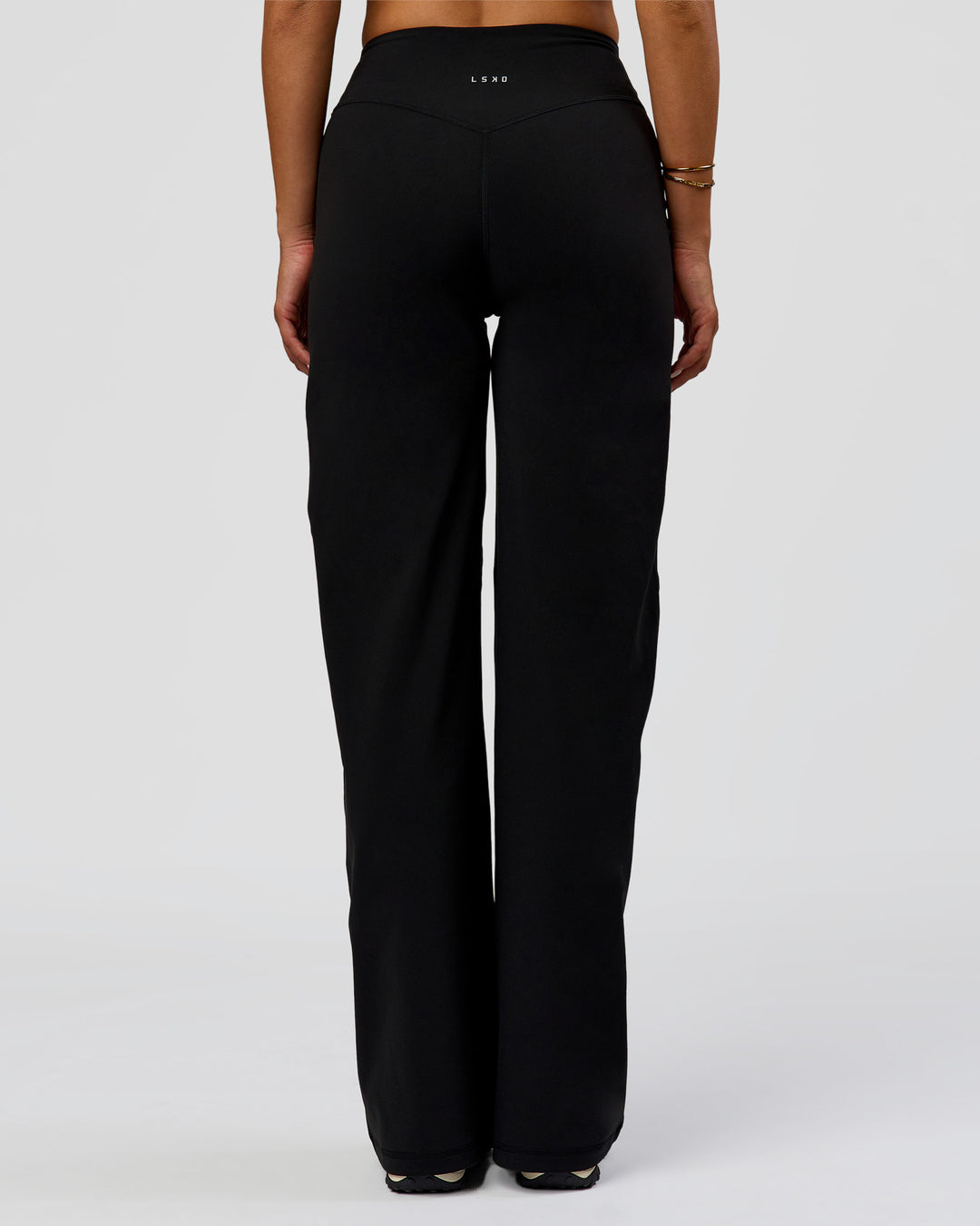 Woman wearing Fusion V-Contour High-Rise Pant - Black | Model:Bianca | Size:S - view 7