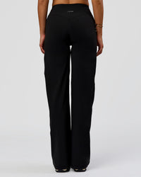 Woman wearing Fusion V-Contour High-Rise Pant - Black | Model:Bianca | Size:S | Thumbnail Index: 6