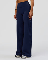 Woman wearing Fusion V-Contour High-Rise Pant - Future Navy | Model:Bianca | Size:S | Thumbnail Index: 5