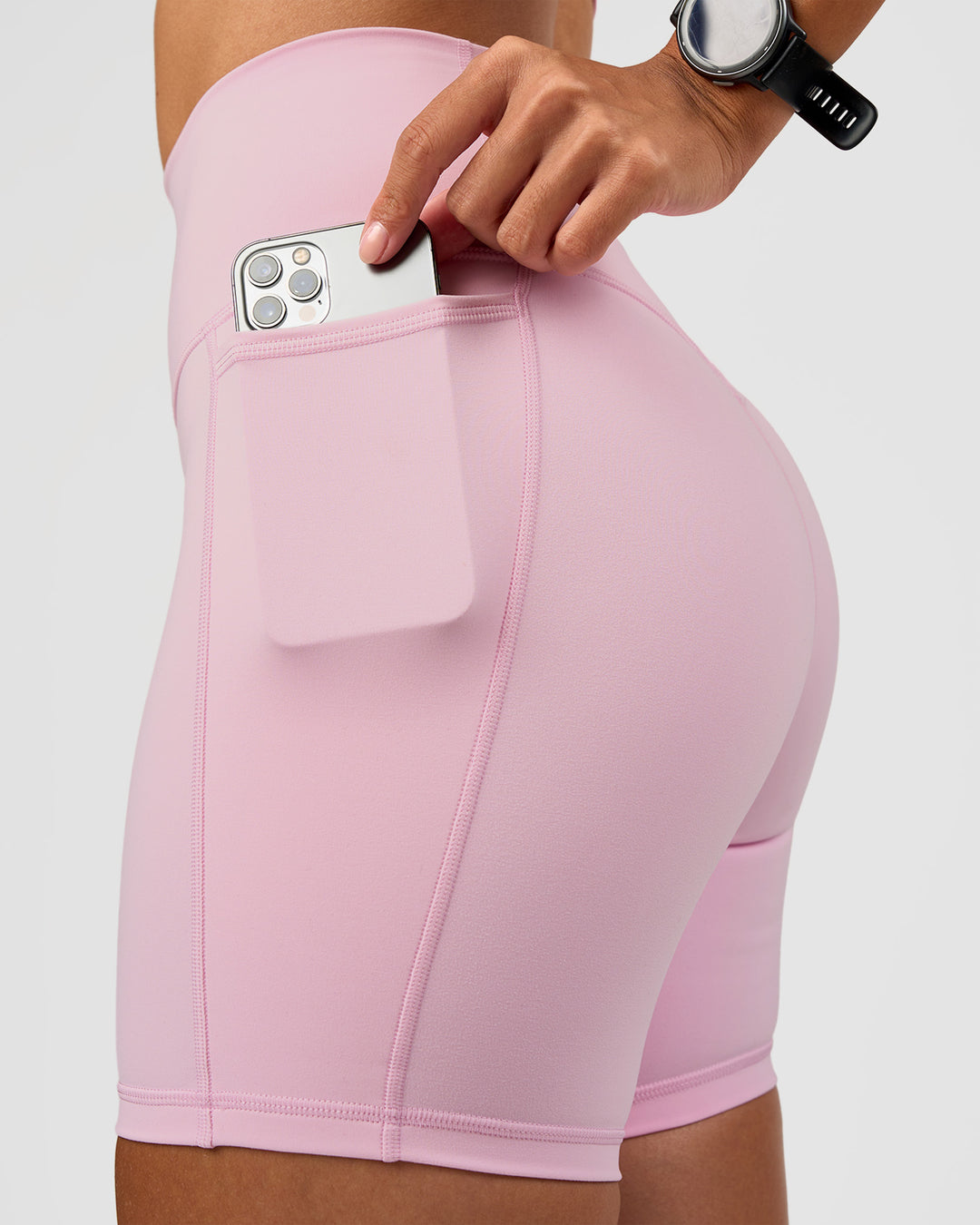 Fusion V-Contour Ultra High-Rise 6" Short Pockets - Marshmallow - view 3