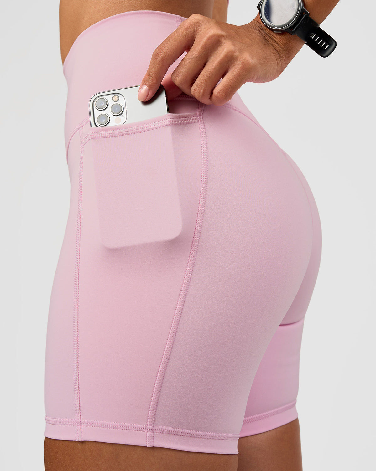 Fusion V-Contour Ultra High-Rise 6" Short Pockets - Marshmallow - view 2