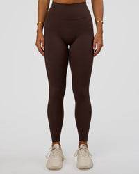 Woman wearing Fusion V-Contour Ultra High-Rise Full Length Legging Pockets - Hot Chocolate | Model:Amity | Size:S | Thumbnail Index: 3