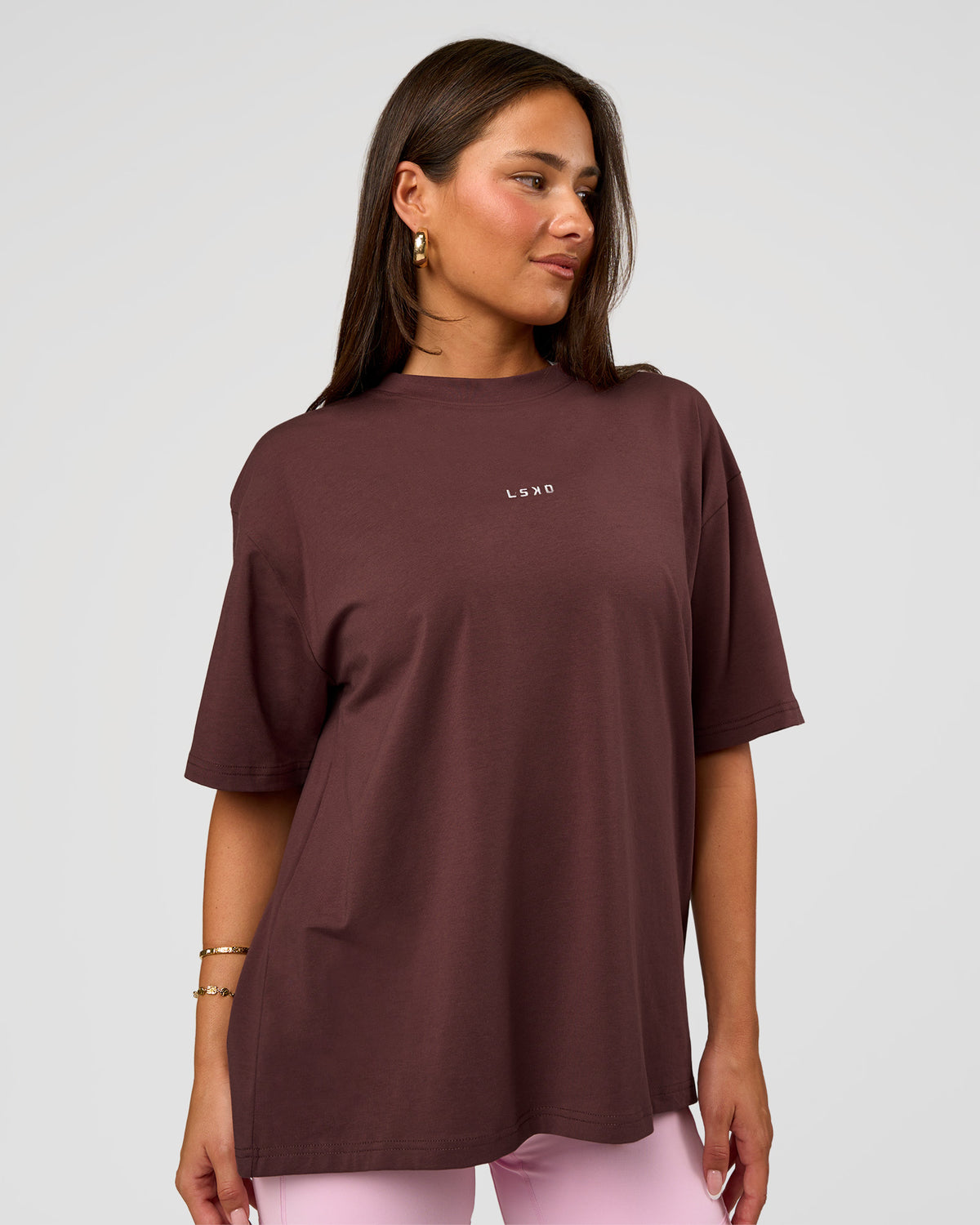 Woman wearing Go-To FLXCotton Oversized Tee - Cocoa Powder-White | Model:Bianca | Size:S