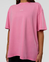 Woman wearing Go-To FLXCotton Oversized Tee - Sugar Plum Washed | Model:Bianca | Size:S | Thumbnail Index: 5