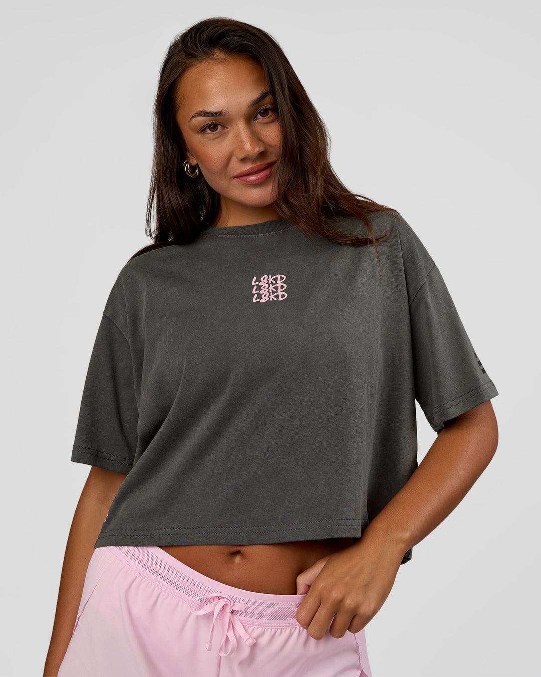 Woman wearing Go-To Heavyweight Reflective Skimmer Tee - Dark Storm Washed-Reflective | Model:Kirstyn | Size:S - view 1