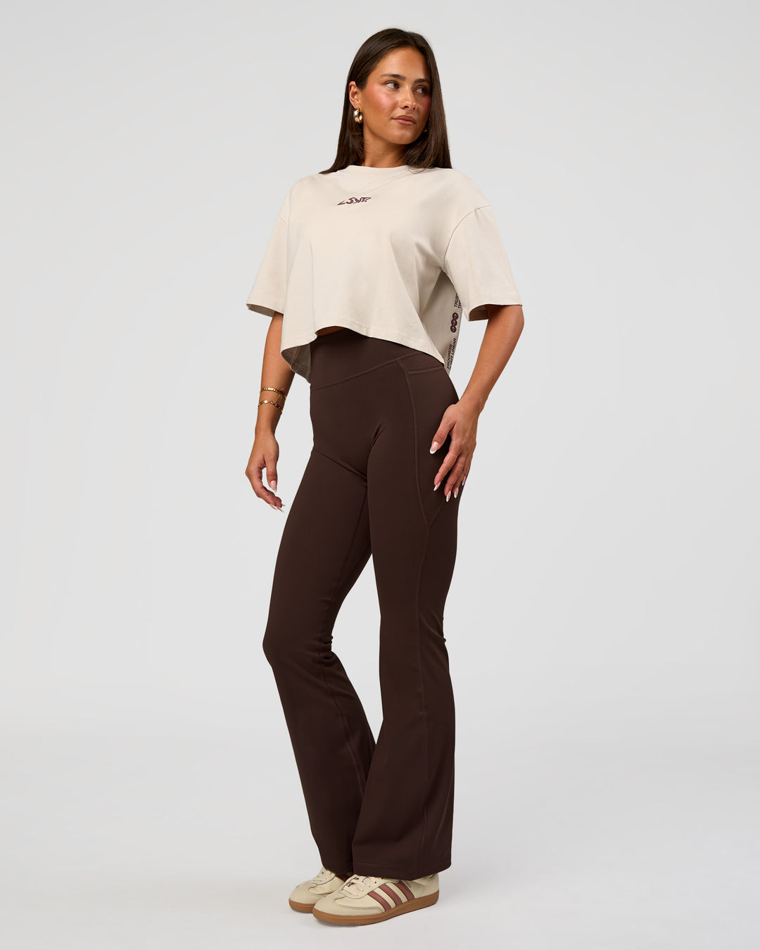 Woman wearing Go-To Heavyweight Street Tee - Clay-Cocoa Powder | Model:Bianca | Size:S - view 3