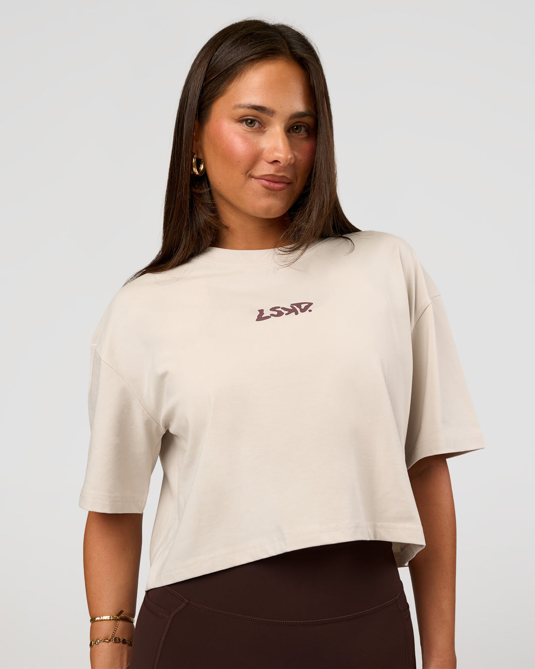 Woman wearing Go-To Heavyweight Street Tee - Clay-Cocoa Powder | Model:Bianca | Size:S - view 1