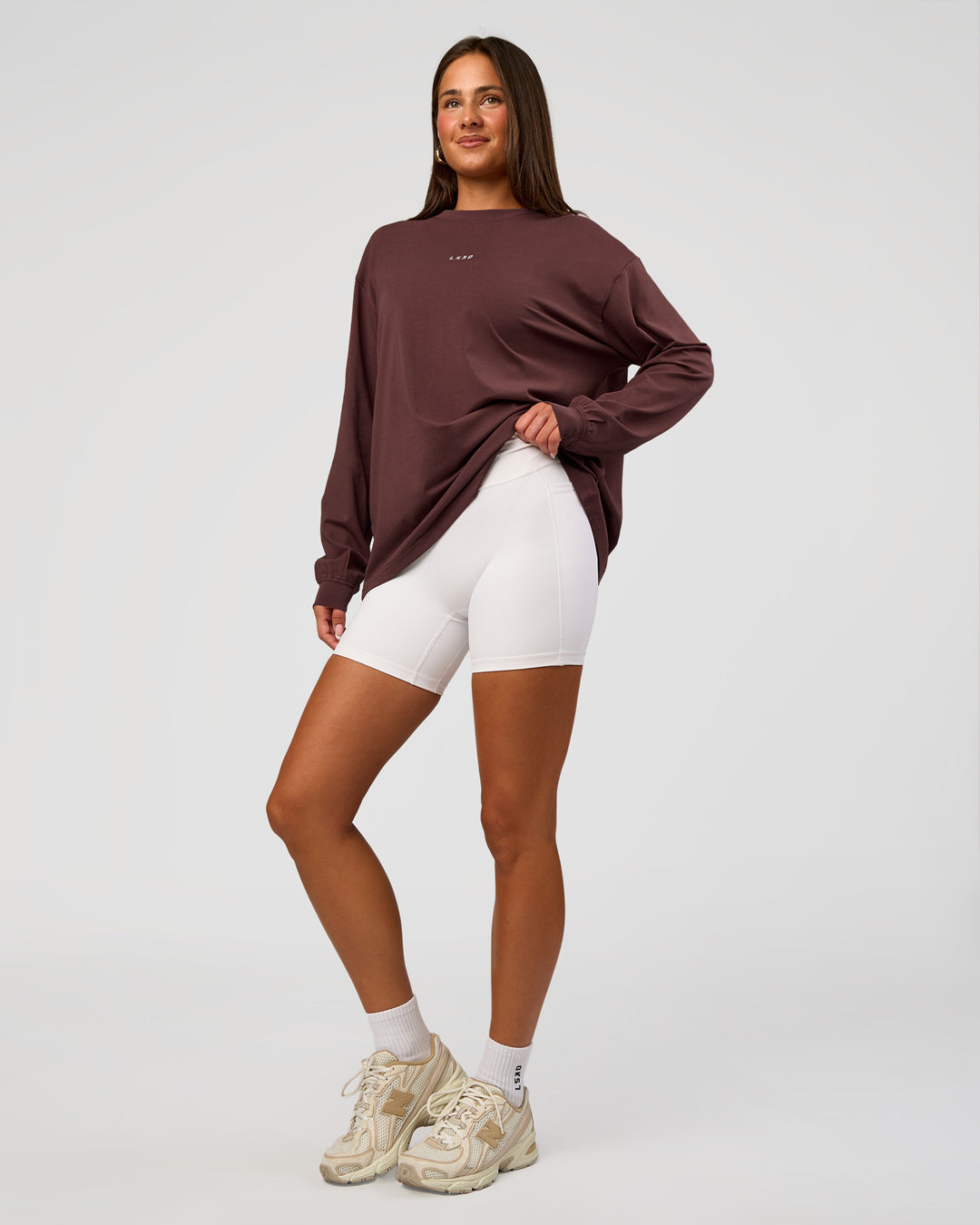 Woman wearing Go-To Long Sleeve FLXCotton Oversized Tee - Cocoa Powder-White | Model:Bianca | Size:S - view 5