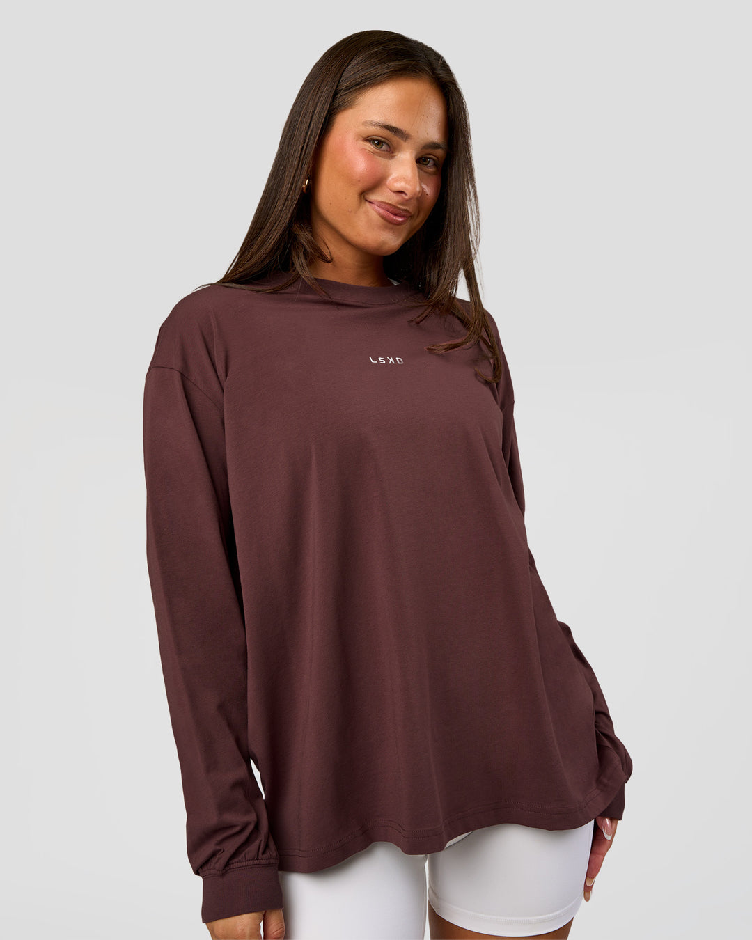Woman wearing Go-To Long Sleeve FLXCotton Oversized Tee - Cocoa Powder-White | Model:Bianca | Size:S - view 2