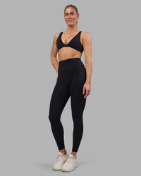 Woman wearing Impulse Reversible Sports Bra - Black | Model:Hannah | Size:S | Thumbnail Index: 3