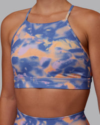 Woman wearing Lift High Neck Sports Bra - Apricot Mist | Model:Charlize | Size:S | Thumbnail Index: 6