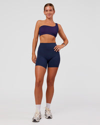 Woman wearing Lively Seamless Ribbed Sports Bra - Future Navy-Ultra Fuchsia | Model:Amity | Size:S | Thumbnail Index: 5