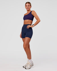 Woman wearing Lively Seamless Ribbed Sports Bra - Future Navy-Ultra Fuchsia | Model:Amity | Size:S | Thumbnail Index: 3