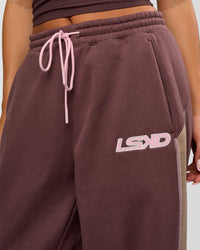 Woman wearing Power Play Stitch Up Fleece Sweat Pant - Cocoa Powder-Marshmallow | Model:Bianca | Size:S | Thumbnail Index: 2