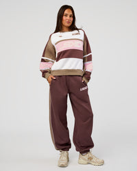 Woman wearing Power Play Stitch Up Fleece Sweat Pant - Cocoa Powder-Marshmallow | Model:Bianca | Size:S | Thumbnail Index: 9