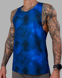 Man wearing Pursuit Training Tank - Fade Print | Model:Tommy | Size:S | Thumbnail Index: 8