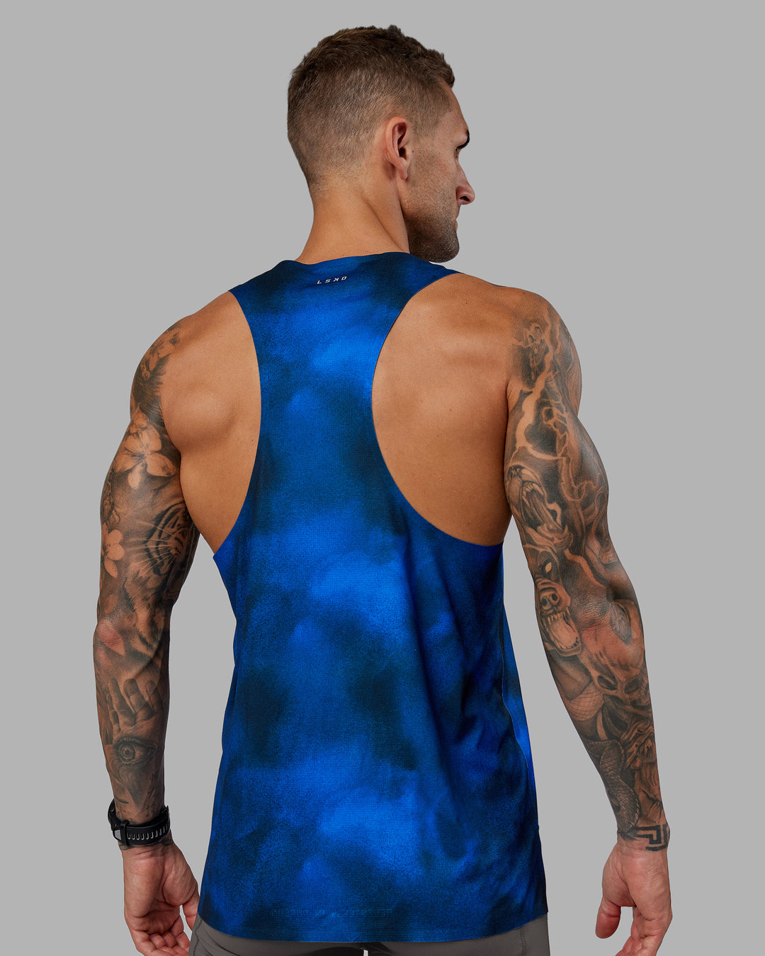 Man wearing Pursuit Training Tank - Fade Print | Model:Tommy | Size:S - view 3