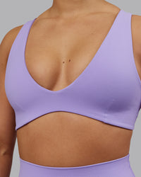 Woman wearing Reform Sports Bra - Violet Ray | Model:Ayla | Size:S | Thumbnail Index: 4