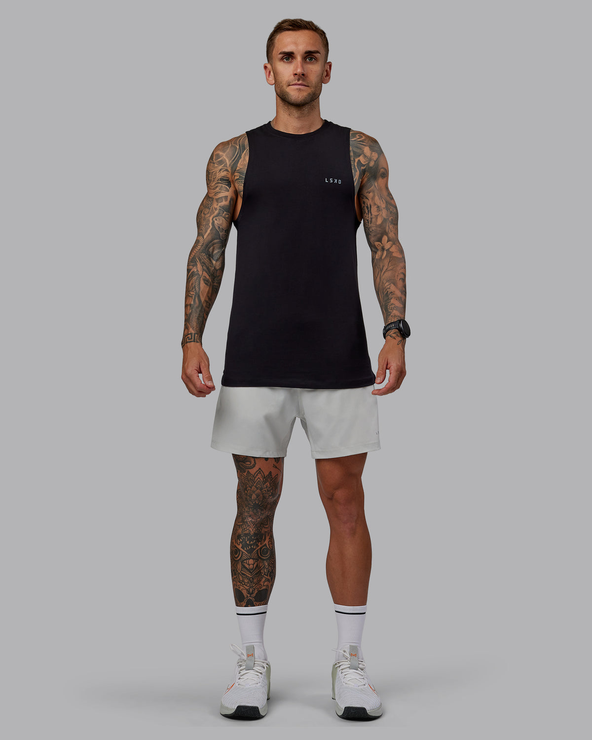 Man wearing Rep 5'' Performance Short in Digital Mist | Size:S