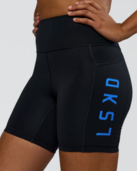 Woman wearing Rep Ultra High-Rise 6" Short Pockets - Black-Palace Blue | Model:Rosie | Size:S | Thumbnail Index: 2