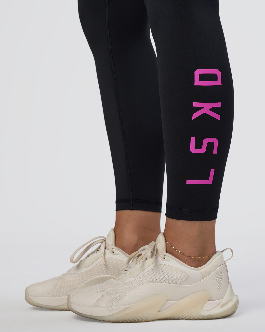 Woman wearing Rep Ultra High-Rise 7/8 Legging Pockets - Black-Ultra Fuchsia | Model:Abbey | Size:S - view 6