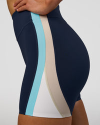 Woman wearing Revitalise Ultra High-Rise 6" Short - Future Navy-Multi | Model:Evie | Size:S | Thumbnail Index: 4