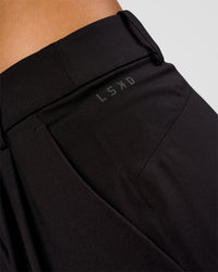 Woman wearing StretchShift Wide Leg Short - Black | Model:Ruby | Size:S | Thumbnail Index: 5