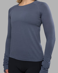 Woman wearing AeroFLX+ Seamless Long Sleeve Tee - Night Shadow/Night Shadow | Model:Halle | Size:S | Thumbnail Index: 3