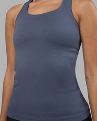 Woman wearing AeroFLX+ Seamless Tank - Night Shadow/Night Shadow | Model:Rhiley | Size:S | Thumbnail Index: 3