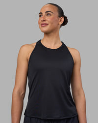 Woman wearing Pace Running Tank 2.0 - Black | Model:Sophie | Size:S | Thumbnail Index: 0