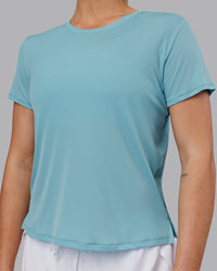 Woman wearing Pace Running Tee - Retro Blue | Model:Hannah | Size:S | Thumbnail Index: 4