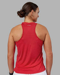 Woman wearing Pace Running Tank 2.0 - Scarlet | Model:Keisha | Size:S | Thumbnail Index: 2