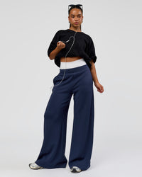 Woman wearing 86 V-Neck Oversized Tee - Black-Black | Model:Sophia | Size:S | | Thumbnail Index: 10