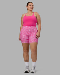 Woman wearing Twist Shelf Bra Tank - Ultra Pink | Thumbnail Index: 2