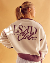 Woman wearing LSKD Fitness Club Oversized Sweater - Off White-Cocoa Powder | Model:Maja | Size:XS | Thumbnail Index: 0