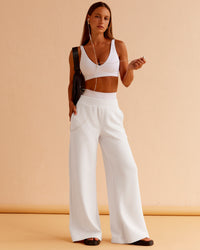 Woman wearing Vitality Sports Bra - White | Model:Brylee | Size:XS | Thumbnail Index: 2