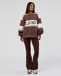 Woman wearing A-Team Sweater Oversize in Cocoa Powder-Off White | Model:Bianca | Size:XS | Thumbnail Index: 8