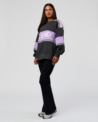Woman wearing A-Team Sweater Oversize in Dark Storm-Pale Lilac | Model:Bianca | Size:XS | Thumbnail Index: 10