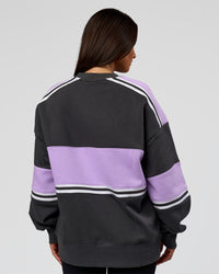 Woman wearing A-Team Sweater Oversize in Dark Storm-Pale Lilac | Model:Bianca | Size:XS | Thumbnail Index: 7