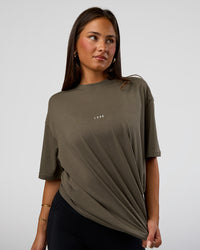 Woman wearing Abstract Haze FLXCotton Tee - Walnut Grey-White | Model:Bianca | Size:XS | Thumbnail Index: 6