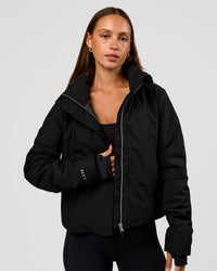 Woman wearing Auxiliary 2.0 Jacket - Black | Model:Brylee | Size:XS | Thumbnail Index: 0