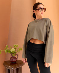 Woman wearing CF Street Surge Long Sleeve Tee - Taupe Ash | Model:Chloe | Size:XS | Thumbnail Index: 1