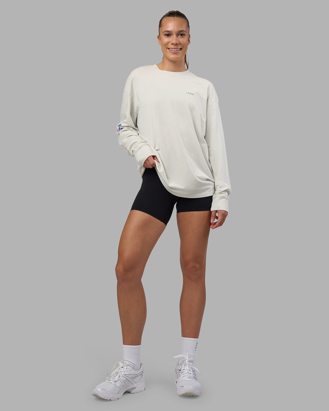 Woman wearing Cali FLXCotton Oversized Long Sleeve Tee - Digital Mist Washed | Model:Charlize | Size:XS - view 6