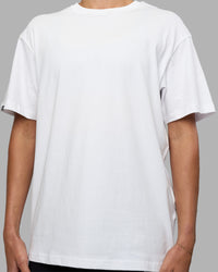 Woman wearing Easy FLXCotton Tee Oversize - White | Model:Katie | Size:XS | Thumbnail Index: 10