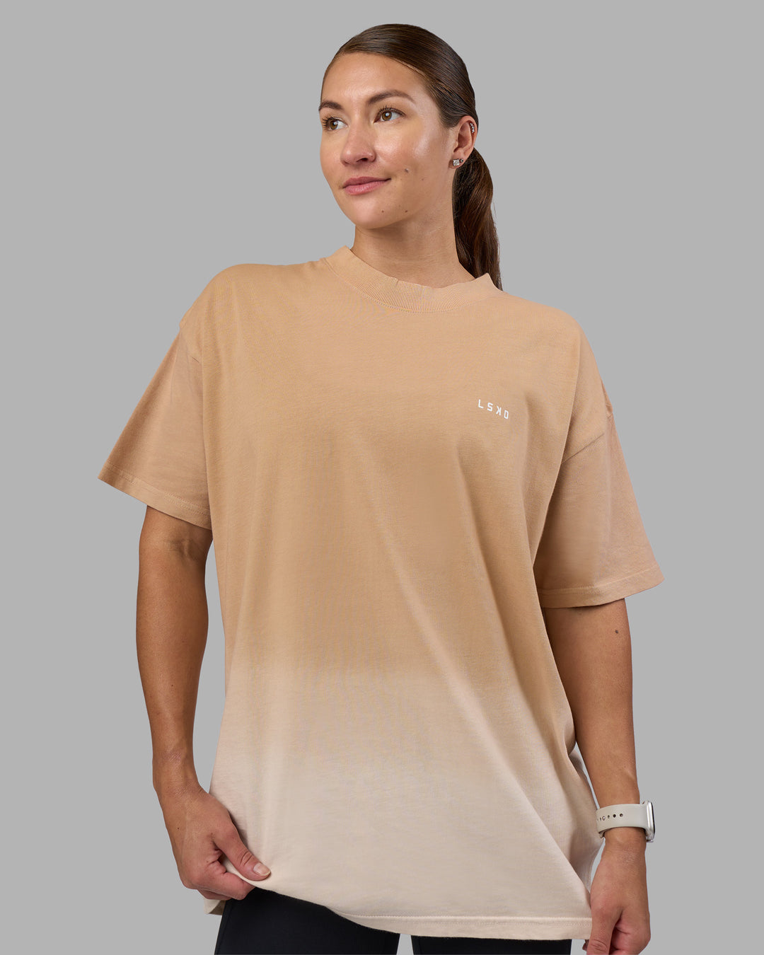 Woman wearing Faded Heavyweight Oversized Tee - Warm Smoke-White | Model:Hannah | Size:XS - view 3
